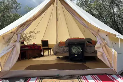 Image de #Y5 Lumberjack Lounge Yurt-1 Queen Bed- Pets friendly