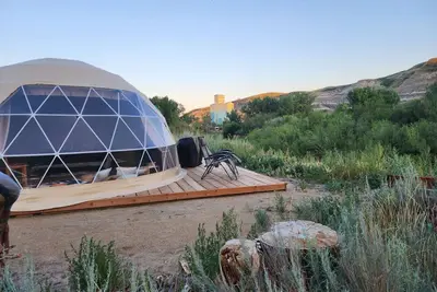 Image de #D6 Sahara Sunset Dome- King Suite -Pets welcome