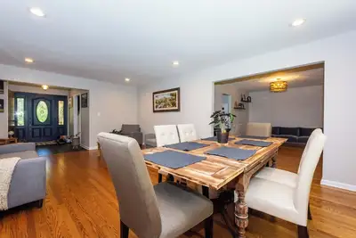 Image de Two Bedroom, Two Bathroom, Quiet and Relaxing Home