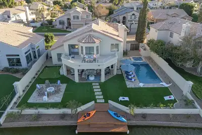 Image de Family Fun Lakefront, Htd Pool, Spa, Putt Green, Kayaks, Covered Patio w/Tv, Indoor Games
