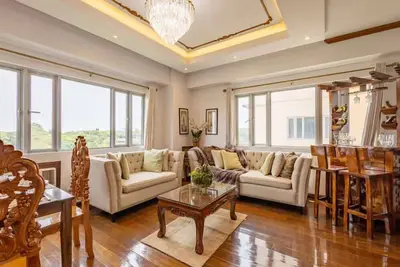 Stylish & Modern Condo in McKinley Morgan Suites