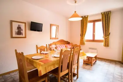 Image de Com310m : Appartement dans quartier calme proche des navettes gratuites et de la piscine