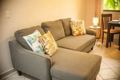 Image de ade Beach A9 condo de 2 chambres et 2 salles de bain avec terrase