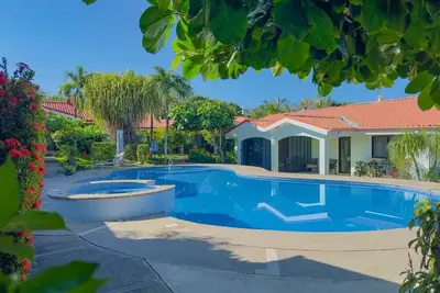 Image de Green Life #3 2 bed 2 bath Ground Floor Condo