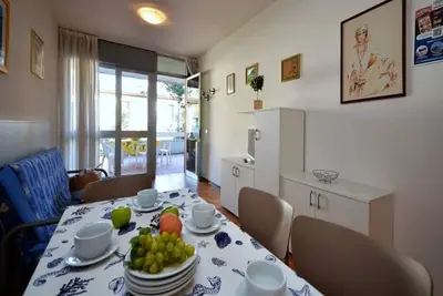 Image de Maison élégante avec une jolie terrasse