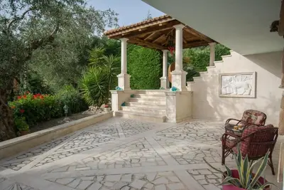 Image de Tatiana Luxury Apartment with Private Pool, Mountain View by Gigi Star