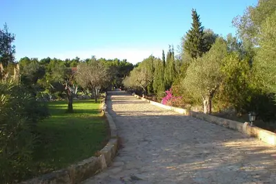 Image de Charming 3-bedroom villa close to the sea with private pool and stunning gardens