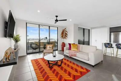 Image de The 'Hedge' Apartment- Heart of Buddina