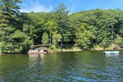 Image de Cottage on Lake of Bays Bigwin Island 3 Bedroom  Private Muskoka Retreat