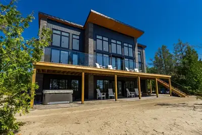 Image de Dorcas Bay Dreams - Largest Private Beachfront in Bruce Peninsula with Hottub!
