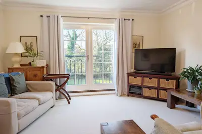 Image de A family house that sleeps 6 guests  in 3 bedrooms