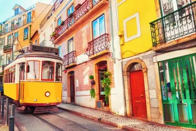 Image de Spacious 4-bedroom apartment in fantastic Lisboa with WiFi, Ac