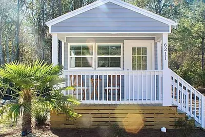 Image de A beautiful tiny house in a beautiful little paradise for you to enjoy nature