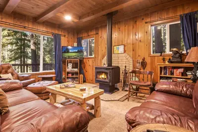 Image de 7 minute walk to beach  | Chambers Landing Chalet