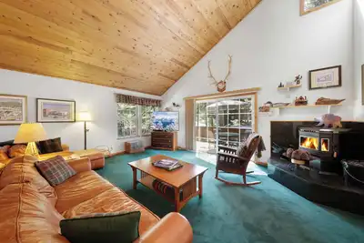 Image de Paradise Pines | 3br Secluded Cabin Minutes in Tahoe Donner!
