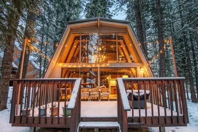 Image de A-Frame Hideaway in the Pines