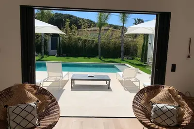 Image de Villa au cœur de Saint-Tropez, proche plage, 12 personnes, piscine.