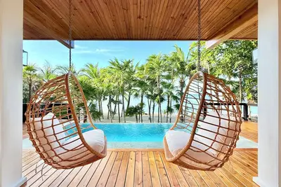 Image de Pool House @ Pacific Pearl, Milton Bight