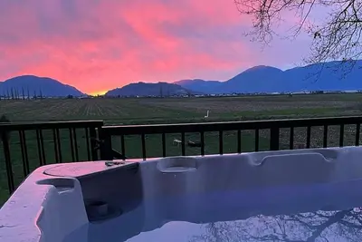 Image de Sunset View Chilliwack Bc-you always get cinnamon rolls or crepes for breakfast!