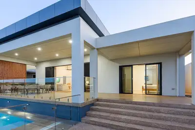 Image de 16 Corella Court - This fully air-conditioned house is a perfect venue for your next family or group