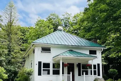 Image de Cozy Historic Schoolhouse by Otisco Lake/5bedroom