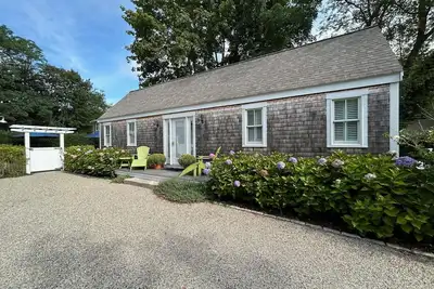 Image de 2-bedroom cottage plus bunkhouse in Historic Falmouth Center
