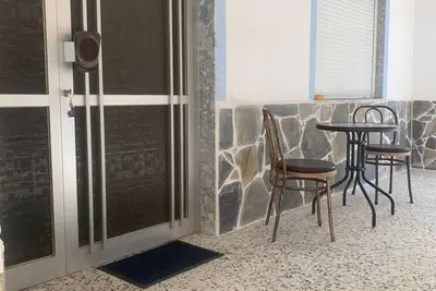 Image de Cozy three-room first floor apartment with dining kitchen and balcony