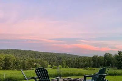 Image de Large Farmhouse with expansive views, firepit 15 min north of Keene
