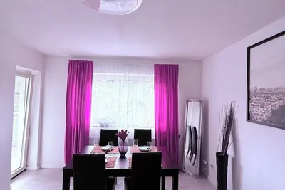 Image de Apartment in top location D-Benrath! Near Messe Dus/Cologne with WiFi and SmartTV✨