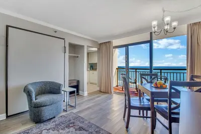 Image de Winter Rates! Romantic Oceanfront 1-Br w/ Balcony