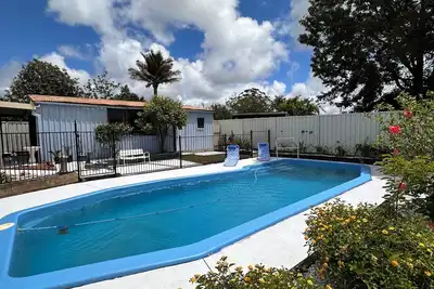 Image de Festive Coastal Retreat - Private Pool