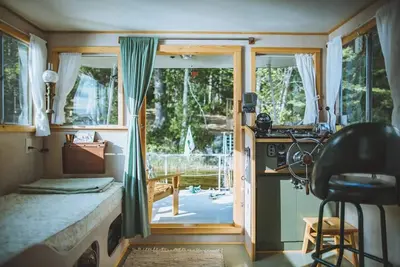 Image de Houseboat Nomad on Lake Pemaquid