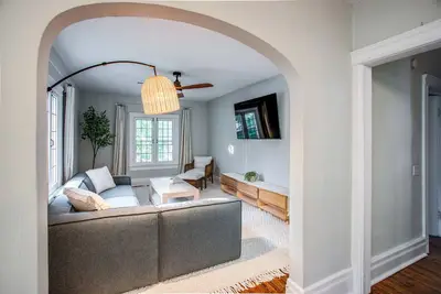 Image de Family Friendly Unit steps from Cobbs Hill Park & Upper Monroe Neighborhood