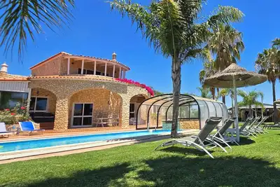 Image de Villa Ania- Private villa w/pool&jacuzzi for 16 to 31 people a 6min Albufeira