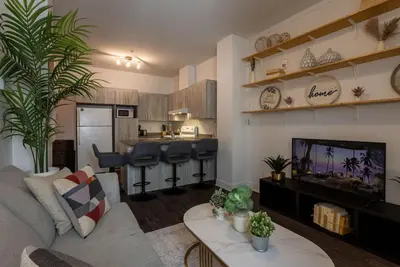 Image de Large Suite in Downtown Montreal