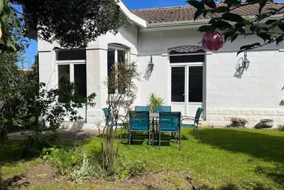Image de Maison familiale de charme avec jardin, à deux pas de la plage de Joigny