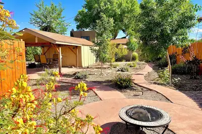 Image de Beautiful Retreat Home in The North Valley - 2 miles from Dtwn Albuquerque