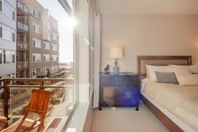 Image de Waterfront Spacious 1br+Den Walk to Pike Place