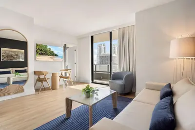 Image de 2012 - New Apt with Pool & Gym in front of Kaseya Center