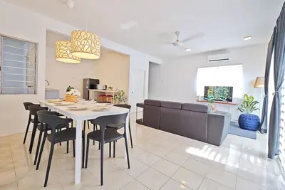 Image de Cosy Batu Kawan Homestay 12 pax ~ 5 mins to Design Village & Ikea ~ Entire Home