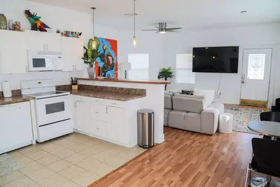 Image de Charming downtown cottage in historical Pensacola!