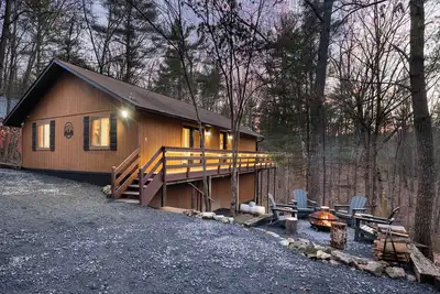 Image de Game Room | Fire Pit | Hot Tub | Near Bryce Resort