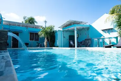 Image de Solar panels huge pool fiber optic 100m to beach