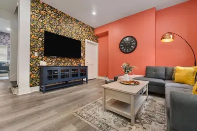 Image de **HostWise Stays** - Pet Friendly, Patio, Great for Long Stays!