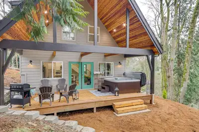 Image de Near Rivers & Boating: Home w/ Hot Tub in Longview