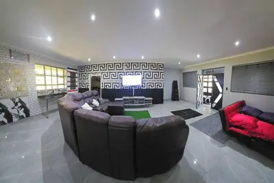 Image de Chambre d'hôtes confortable à KwaDukuza avec bain à remous privé