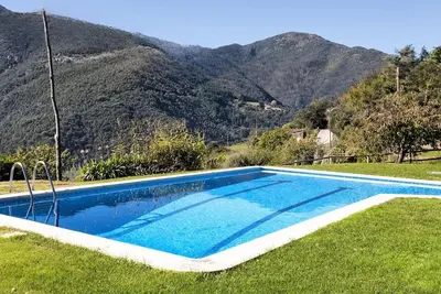 Image de Maison en Espagne avec piscine et jardin