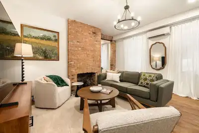 Image de Walk to All | Washington Park | Gorgeous 2br Condo