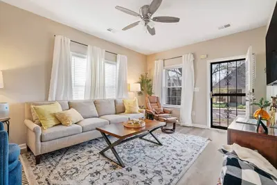 Image de Sunshine Cottage + Cooper Young + 3br