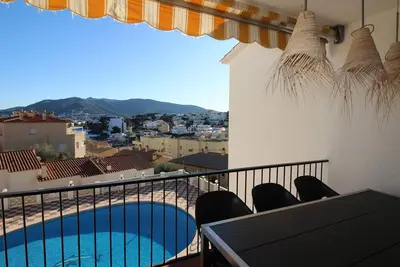Cabioni 4 - Amplia casa adosada con piscina comunitaria abierta de junio a septiembre, situada a pocos metros de la playa de Grifeu